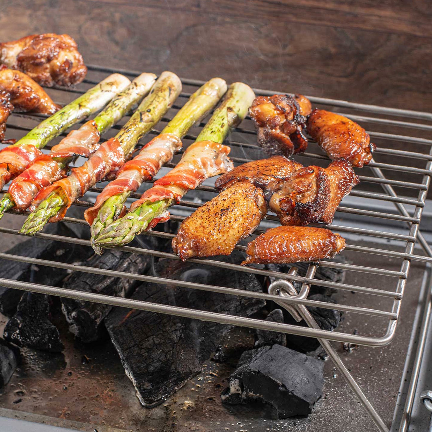 Caja China Mini Inoxidable Black con parrilla de varillas