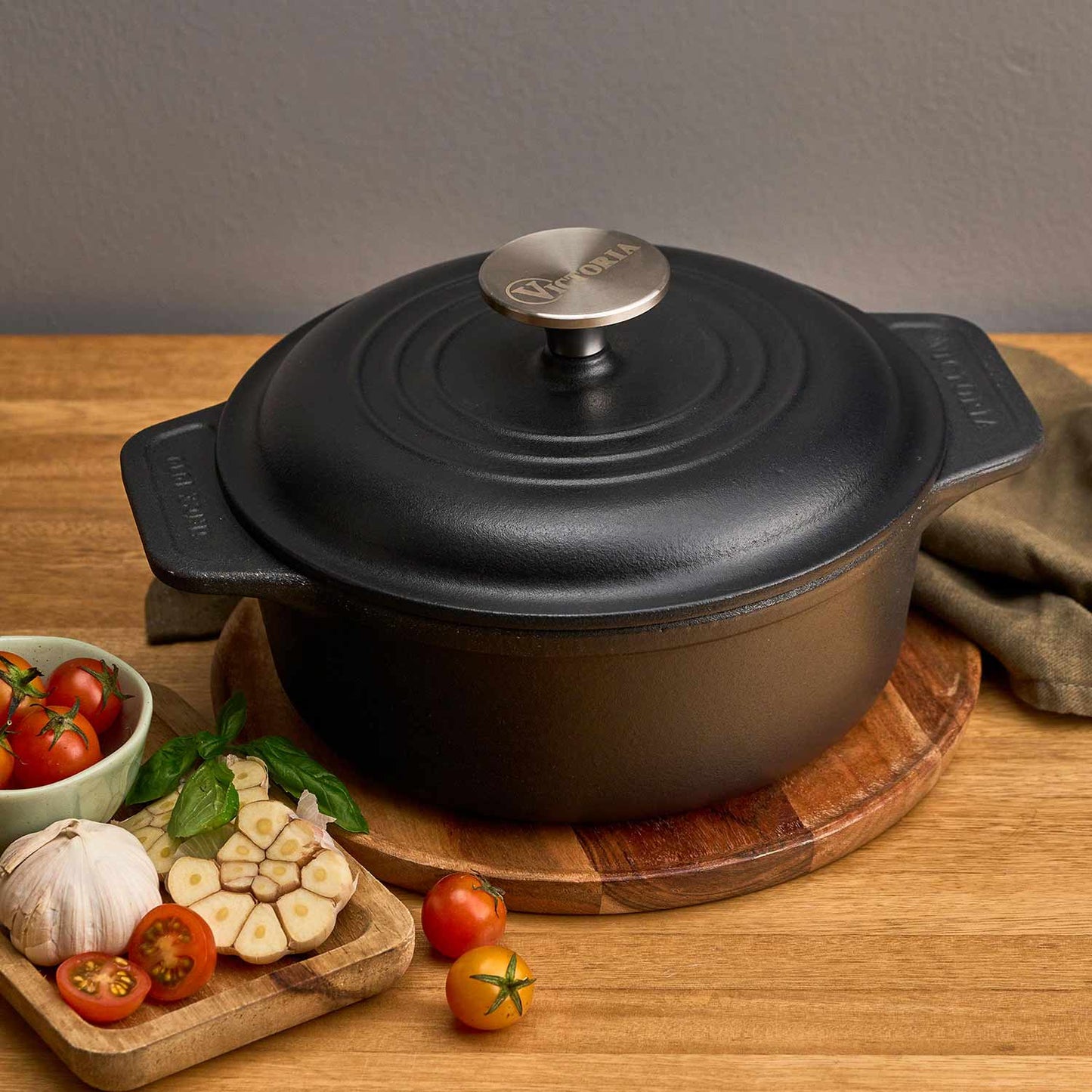 Horno Holandés de 2QT de Hierro Fundido Esmaltado - Victoria