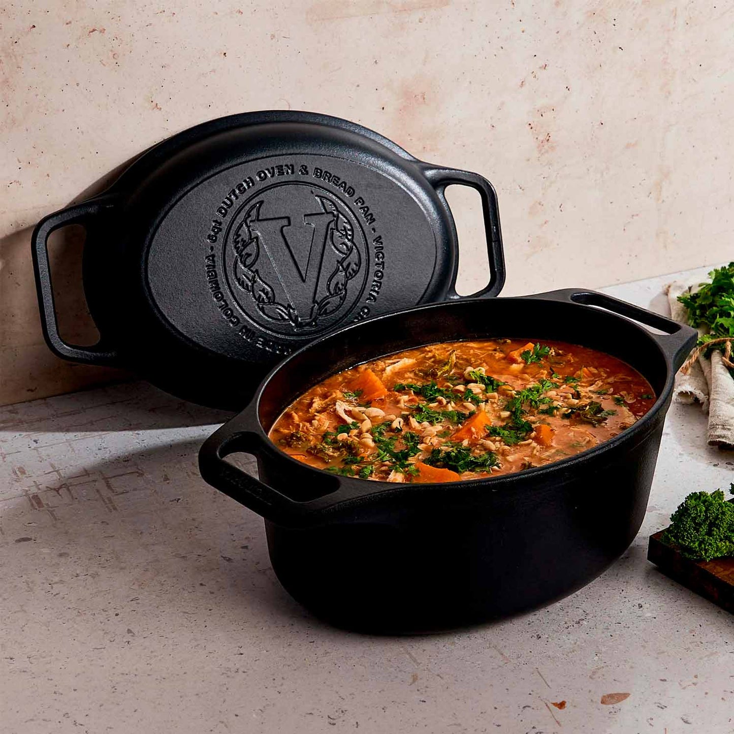 Olla Cooker Ovalada Multiuso de Hierro Fundido Esmaltado Victoria 6qt (5.7L)