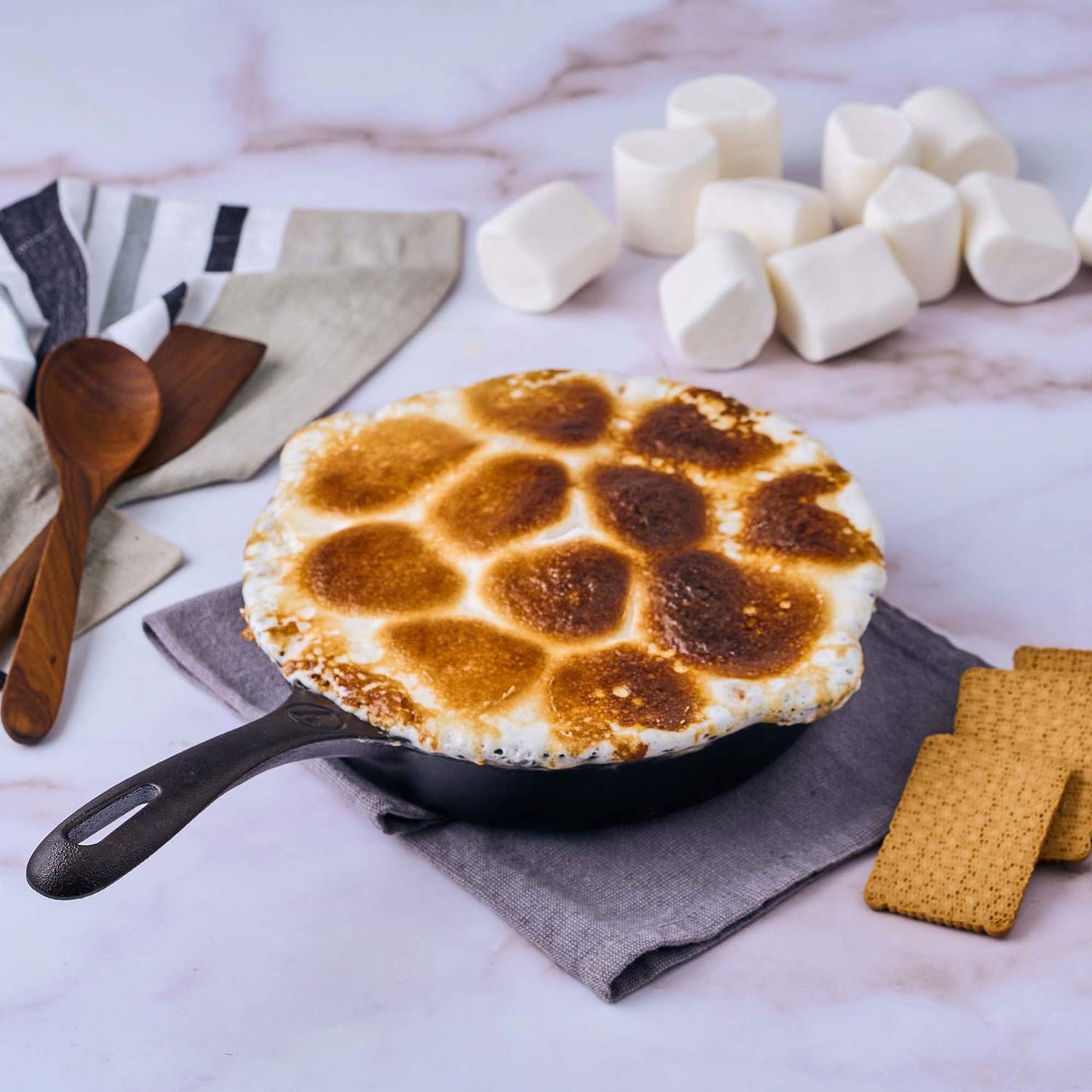 Sartén N° 20 de Hierro Fundido con Tapa de Vidrio y Mango de goma
